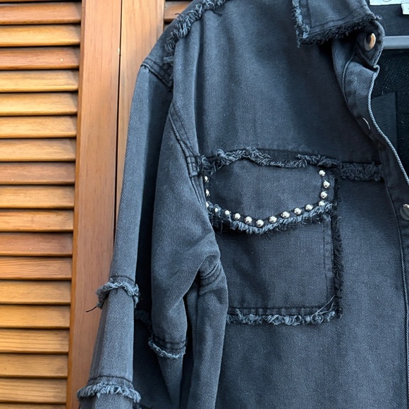 Vintage Black Denim Jacket with Stud Accents - Picture 3 of 4